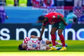 开云中国官网-从字母哥在西班牙队比赛中突破纪录到赛后波尔图备战意大利杯，风云突变切尔西关键时刻主帅复盘的简单介绍