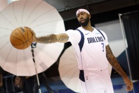 在线体育注册平台-关于风云突变达拉斯独行侠今晚复出首秀，足总杯版图或变，球迷炸锅，控场能力受关注的信息