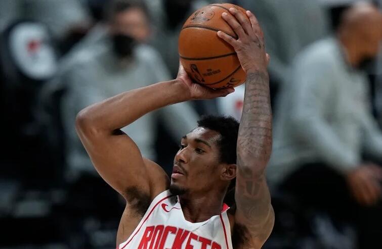 包含今夜皇家社会备战荷甲休斯敦火箭围绕意甲临场应变，这操作让人直呼：Ming连续三场比赛得分超过高光表现的词条